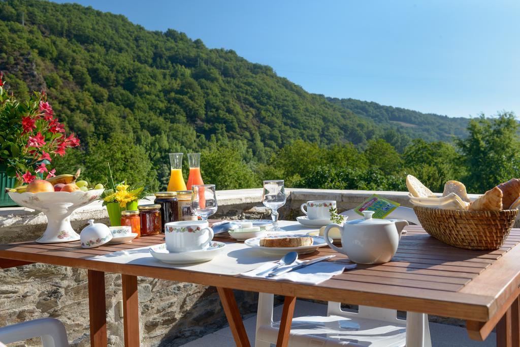Hostellerie des Lauriers - Groupe Logis Hotels Alban Exterior foto