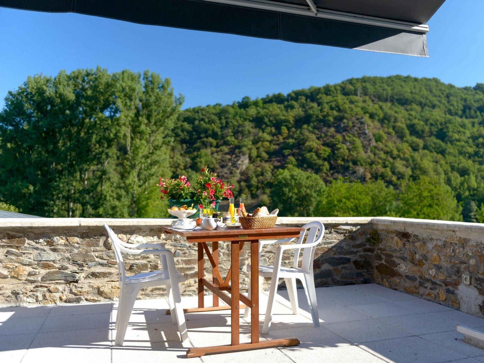 Hostellerie des Lauriers - Groupe Logis Hotels Alban Exterior foto